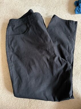 One Bone Chino Pants. Black. Size D